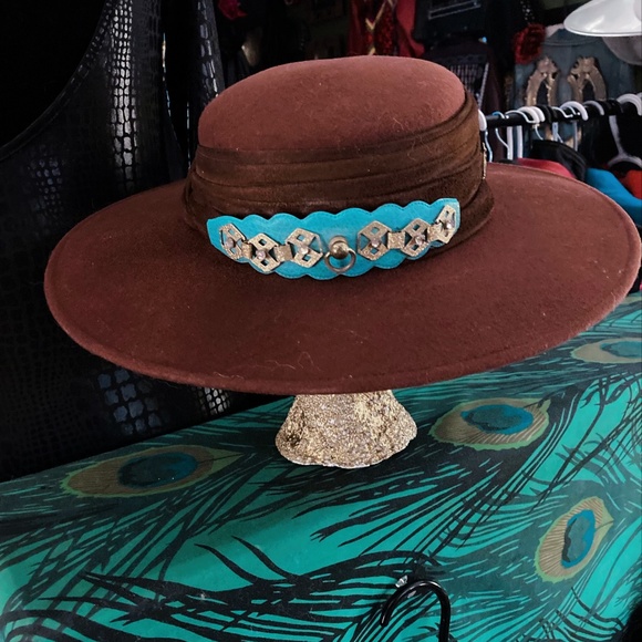 Customed Chocolate Brown & Sea Blue Rimmed Hat main image 5